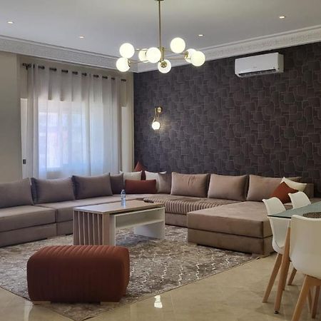 Charming New Large Luxurious Apartment. Tangier Bagian luar foto